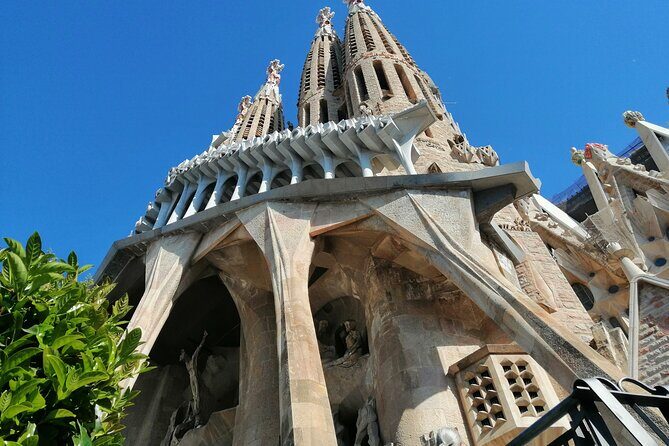 Sagrada Familia Skip The Line Guided Group Tour with Options - A Closer Look at the Tour Experience