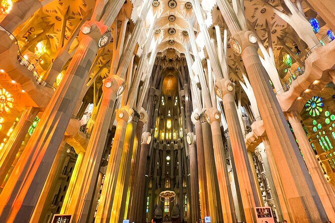 Sagrada Familia Small Group Guided Tour with Skip the Line Ticket - Why This Tour Stands Out
