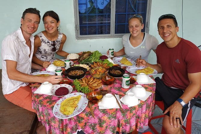 Sai Gon City Tour and Dinner On Cruise Half Day - FAQ