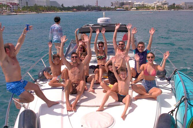 Sail from Cancun by private yacht and visit Playa Norte - Exploring Cancun from the Water