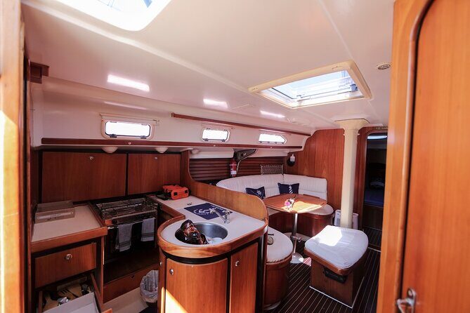 Sailboat ride for private groups in Barcelona - Positioning the Experience: Who Will Love It?