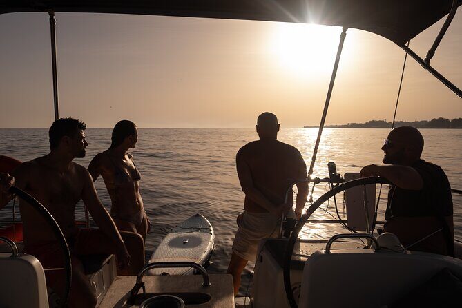 Sailing Adventure: Sailing, Dolphins and Relaxation with Drinks - Who Should Consider This Tour?