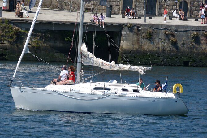 Sailing boat trip on the coast of Porto and on the river Douro - FAQs