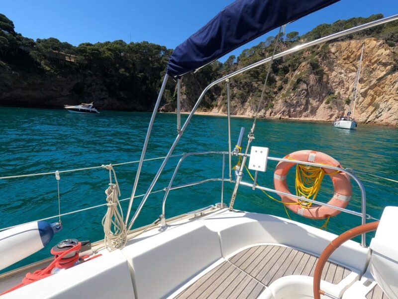 Sailing experience 4 hours in Platja d'Aro - Equipment, Inclusions, and Practical Details