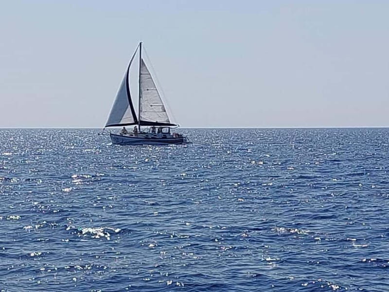 Sailing tour around Lindos with food and drinks - An In-Depth Look at the Lindos Sailing Experience