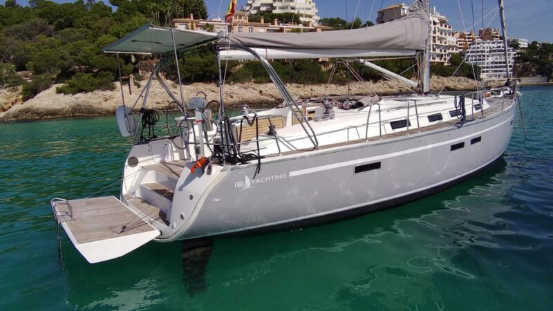 Sailing Tour: Explore Bahia de Palma with Tapas & Drinks - Key Points