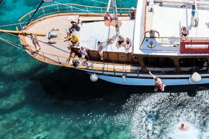 Sailing Trips with Cretan Sailing - The Crowds and Overall Experience