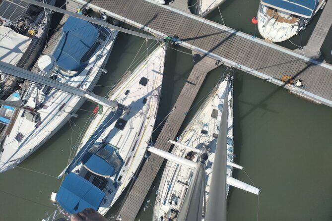 Sailing Yacht Lisbon's historic district Sightseeing Tour(2:30 H) - Practical Details & Tips for Booking
