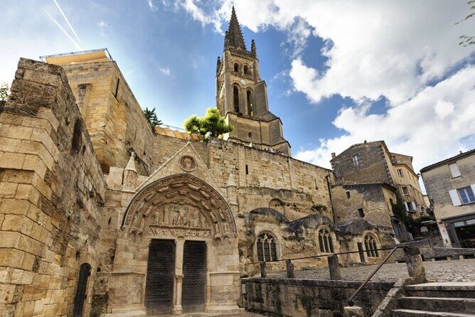 Saint-Émilion : Private Walking Tour & Magnificent Views - Introduction