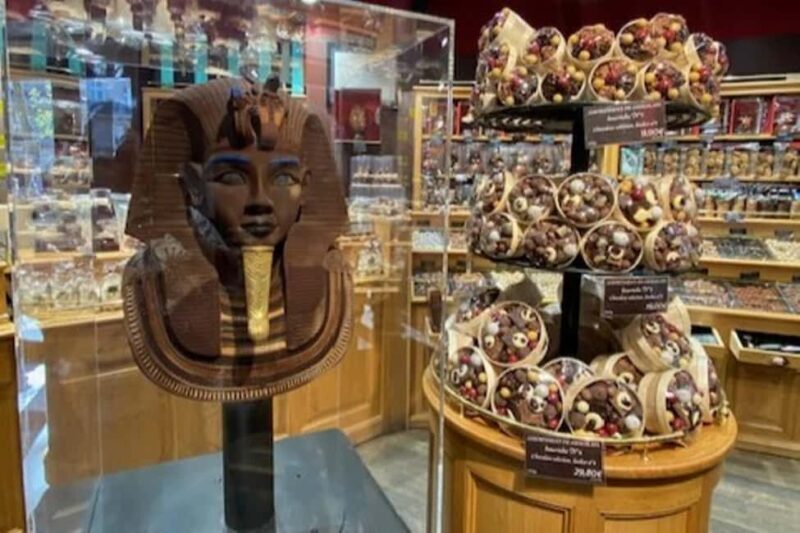 Saint-Germain-Des-Pres: Gourmet Food Private Walking Tour - Sweets, Coffees, and Cultural Insights