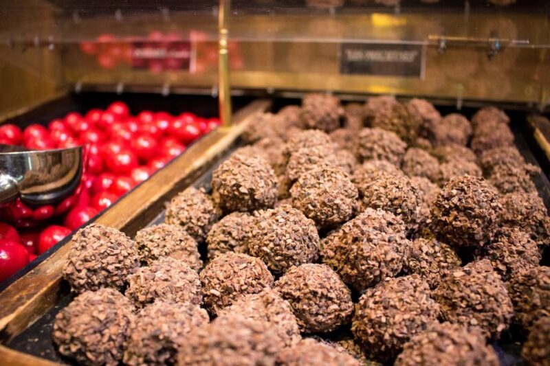 Saint-Germain-des-Prés: Pastry and Chocolate Walking Tour - A Closer Look at the Experience