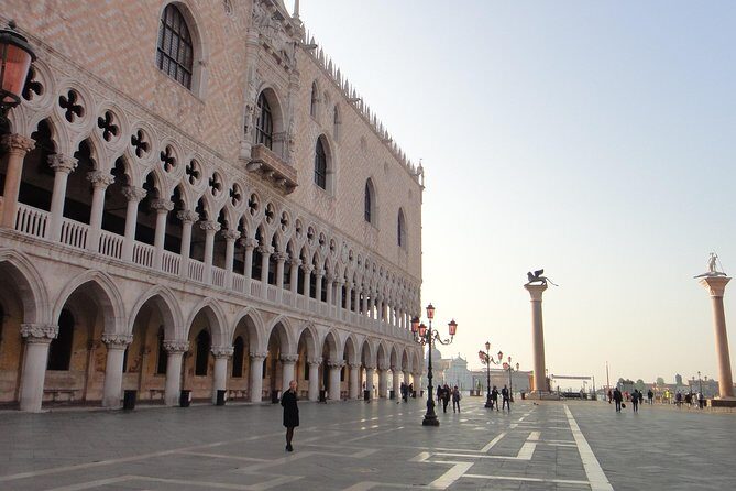 Saint Marks Basilica, Doge's Palace and Gondola tour in Venice - In-Depth Look at the Tour Experience