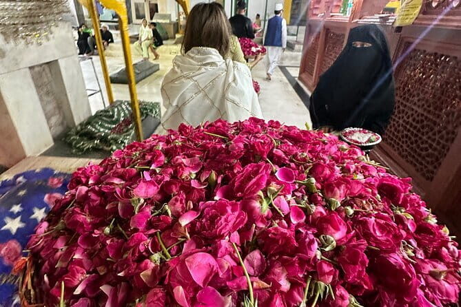 Saints and Royals of Delhi Private Tour - Discovering Nizamuddin: A Cultural and Spiritual Hotspot