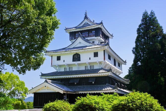 Sake Brewery Tour, Sake Cuisine and Pairing Experience - Who Should Consider This Tour?