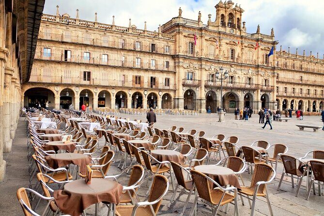 Salamanca Evening Walking Tour bilingual - Key Points