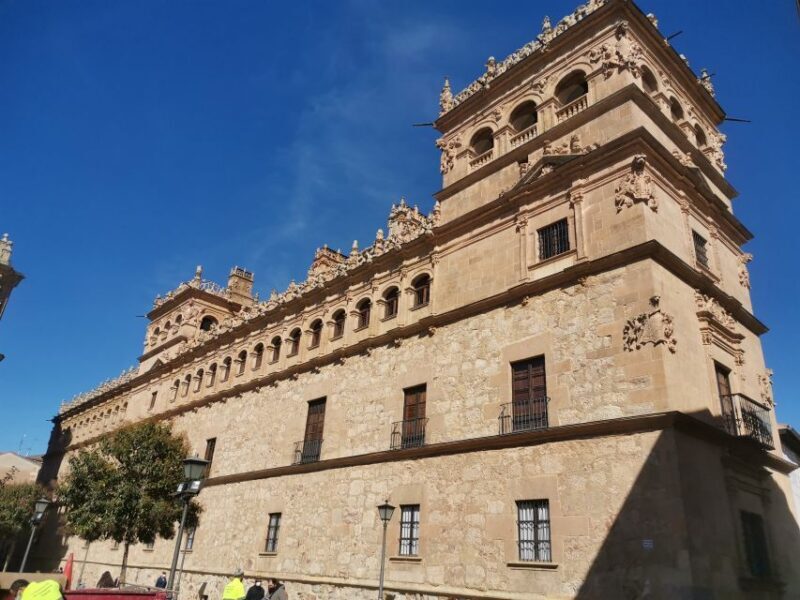 Salamanca: Monuments and Landmarks Guided Walking Tour - Key Points