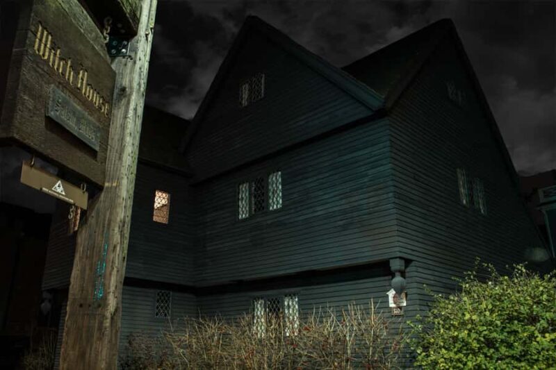 Salem: Edge of Twilight Dead of Night Ghost Tour - The Itinerary in Detail