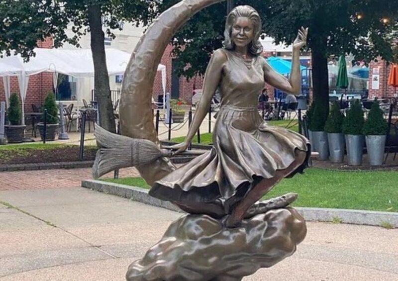 Salem: Psychic Bewitched Tour With Tarot Reading - The Guide: Cynthia’s Role as a Key Highlight