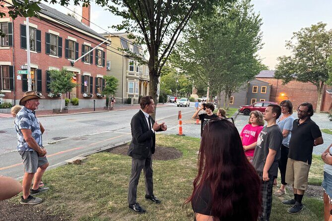 Salem: Stars & Stripes Forever! Military History Walking Tour - An Honest Look at the Salem: Stars & Stripes Forever Tour