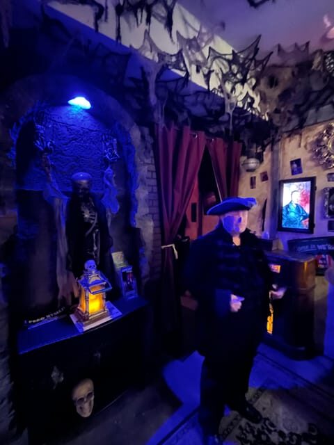 Salem: Vampires and Ghosts Walking Tour with Haunted Objects - FAQ
