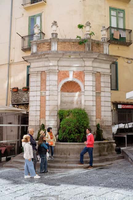 Salerno: Old town Walking Tour with Local Expert Guide - What to Expect in Terms of Pace and Group Size
