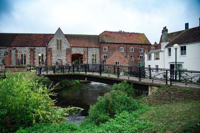 Salisbury Tour App, Hidden Gems Game and Big Britain Quiz (1 Day Pass) UK - Who Will Love This Tour?