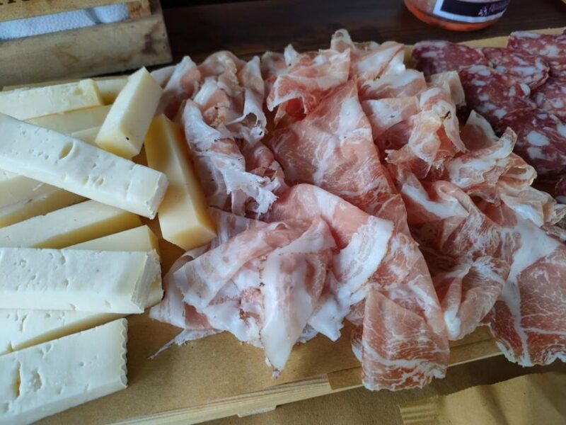 Salò: Tasting of 4 Valtenesi wines with local food - The Sum Up