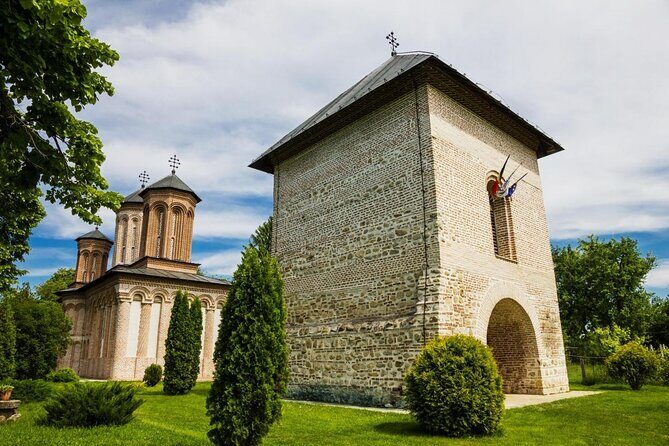 Salt Mine, Lunch at Winery and Dracula Grave - Private Tour - Key Points