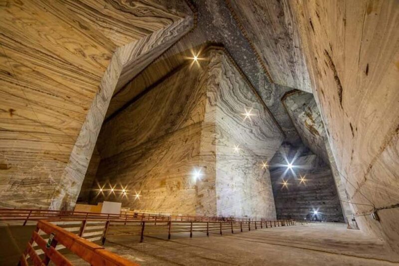 Salt Mine, Lunch at Winery & Dracula's Tomb - Small Group 7p - The Experience in Detail