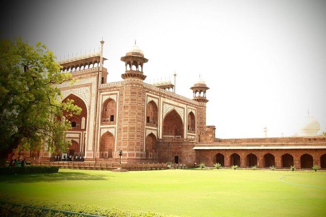 Same Day Agra Tour by Gatimaan Express - FAQs
