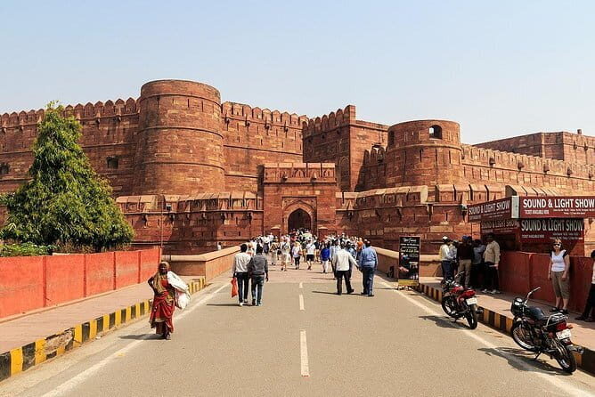 Same Day Agra Tour By Gatimaan Express Train from delhi - An In-Depth Look at the Tour Experience