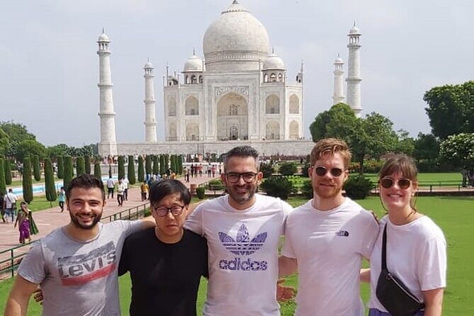 Same Day Agra Tour From Delhi By Car - Arriving in Agra: First Impressions