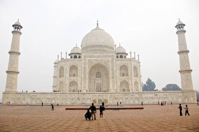 Same Day Agra Tour from Delhi by surface - A Close Look at the Tour Experience