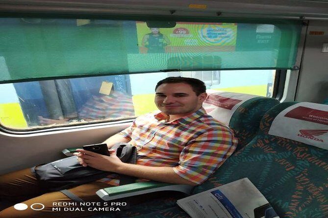 Same Day Round Trip Agra TAJ Tour by GATIMAAN EXPRESS - TRAIN (ALL INCLUSIVE) - Exploring the Taj Mahal: A Landmark of Love