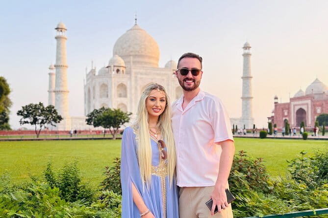 Same Day Taj Mahal, Agra Fort & Baby Taj Tour from Delhi by Car - First Stop: The Taj Mahal
