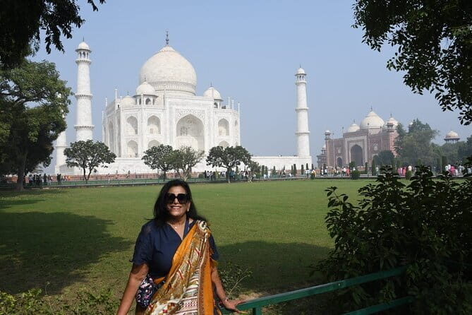 Same Day Taj Mahal and Red Fort from Ahmedabad by Air - FAQ
