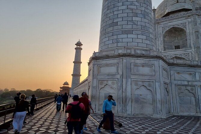 Same Day Taj Mahal Tour by Gatiman Express Train - Key Points