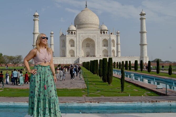 Same-Day Tajmahal Tour via Vande Bharat/Gatimaan (Luxury) Express - Afternoon: Lunch and Lesser-Known Gems