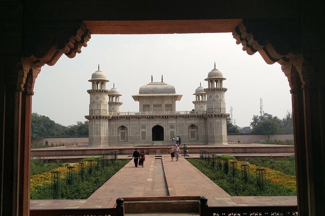 "SAME DAY" The City of Taj mahals Tour "The Taj...The Baby Taj and The Red Taj" - Final Verdict