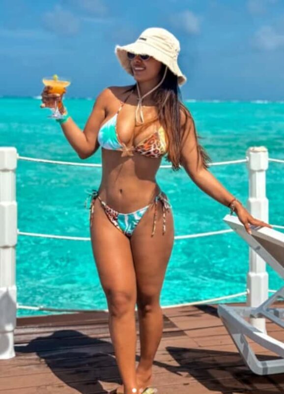 San Andrés: Rumba Party Cruise on a Floating Bar! - Day Tour - An In-Depth Look at the Floating Bar Experience