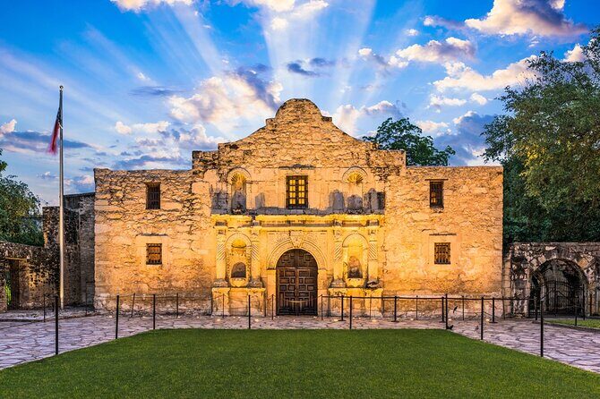 San Antonio Night Riverwalk Tour with Tower of Americas - FAQ