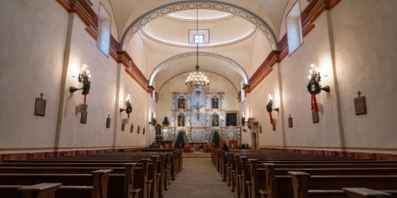 San Antonio Small Group Tour with Cruise & Tower of Americas - Strolling Through La Villita and San Fernando Cathedral