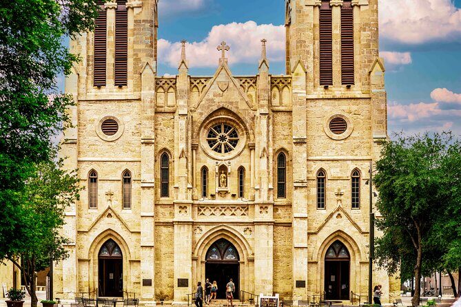 San Antonio's 1/2-day History and cultural guided driving tour - What’s Included and What’s Not