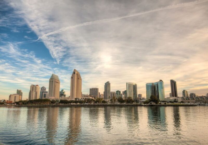 San Diego: Christmas Day Buffet Brunch or Dinner Cruise - What to Expect from the Experience