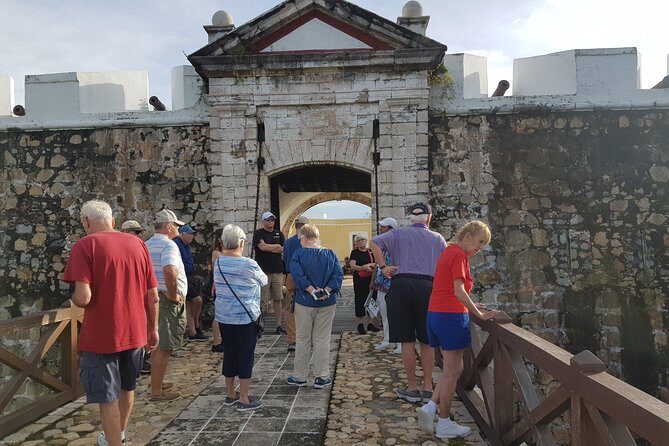 San Diego Fortress Explorer 4-Hour Highlights Walking & Van Tour - A Close Look at the Itinerary