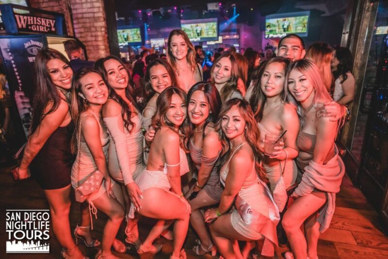 San Diego: Gaslamp Quarter Drink, Mingle & Dance Club Tour - Key Points