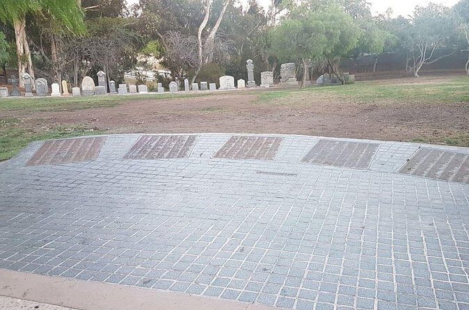 San Diego Ghosts and Gravestones: A Haunted Trolley Tour - Practical Tips for Your Ghost Tour Experience