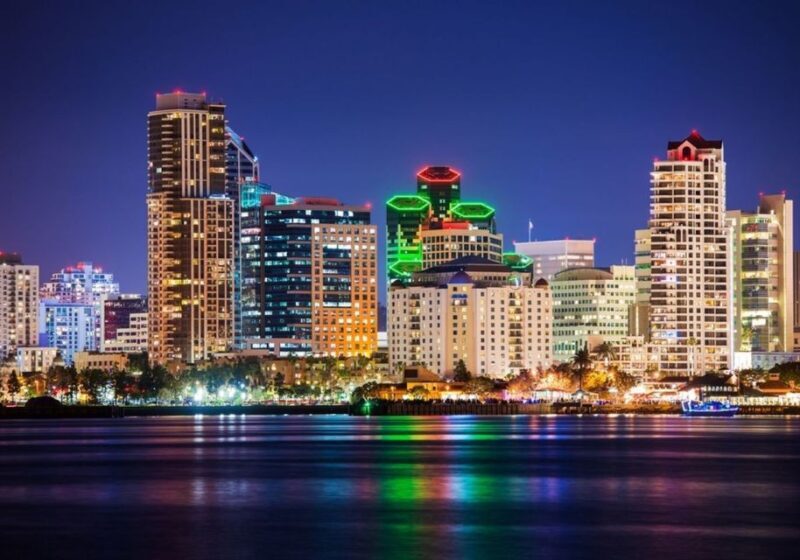 San Diego: New Year's Eve Gourmet Brunch or Dinner Cruise - An In-Depth Look at the Experience
