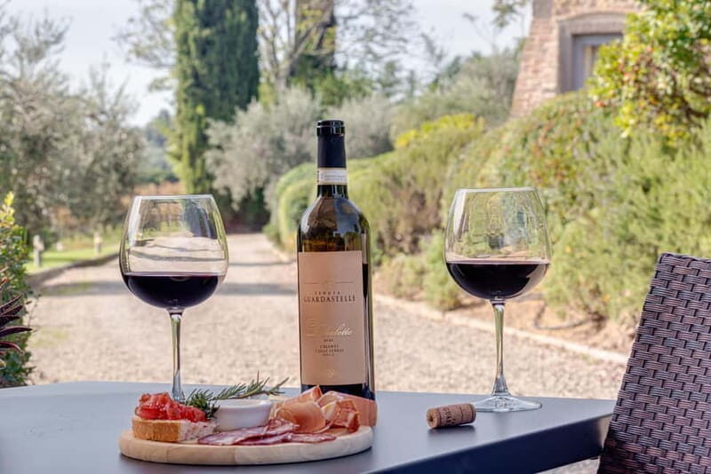 San Gimignano: Mini Wine Tour with Tuscan aperitif - Exploring the Experience: A Closer Look