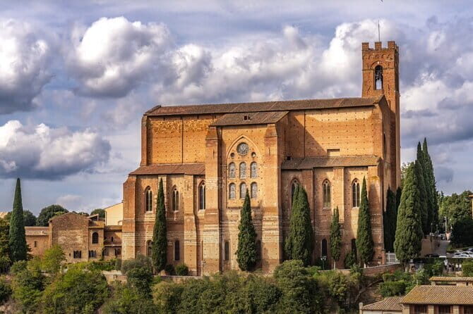 San Gimignano, Siena and Chianti Small Group Wine Tour - The Iconic San Gimignano: Tower Houses and Free Exploration